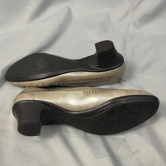 SAS Sonyo Women's Pump 9N Bronze Patent Leather Cut Out Slip On Heel H4845666 - Picture 5 of 8